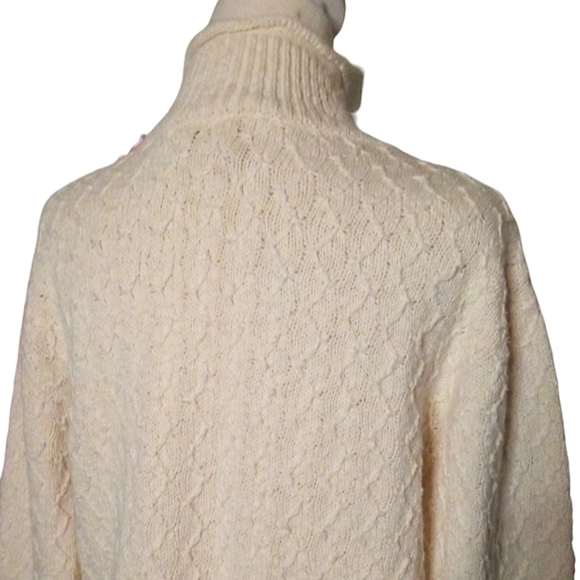 L.L. Bean Cream High Neck 100% Cotton Cable Knit Fisherman Sweater Size Medium - Picture 5 of 6